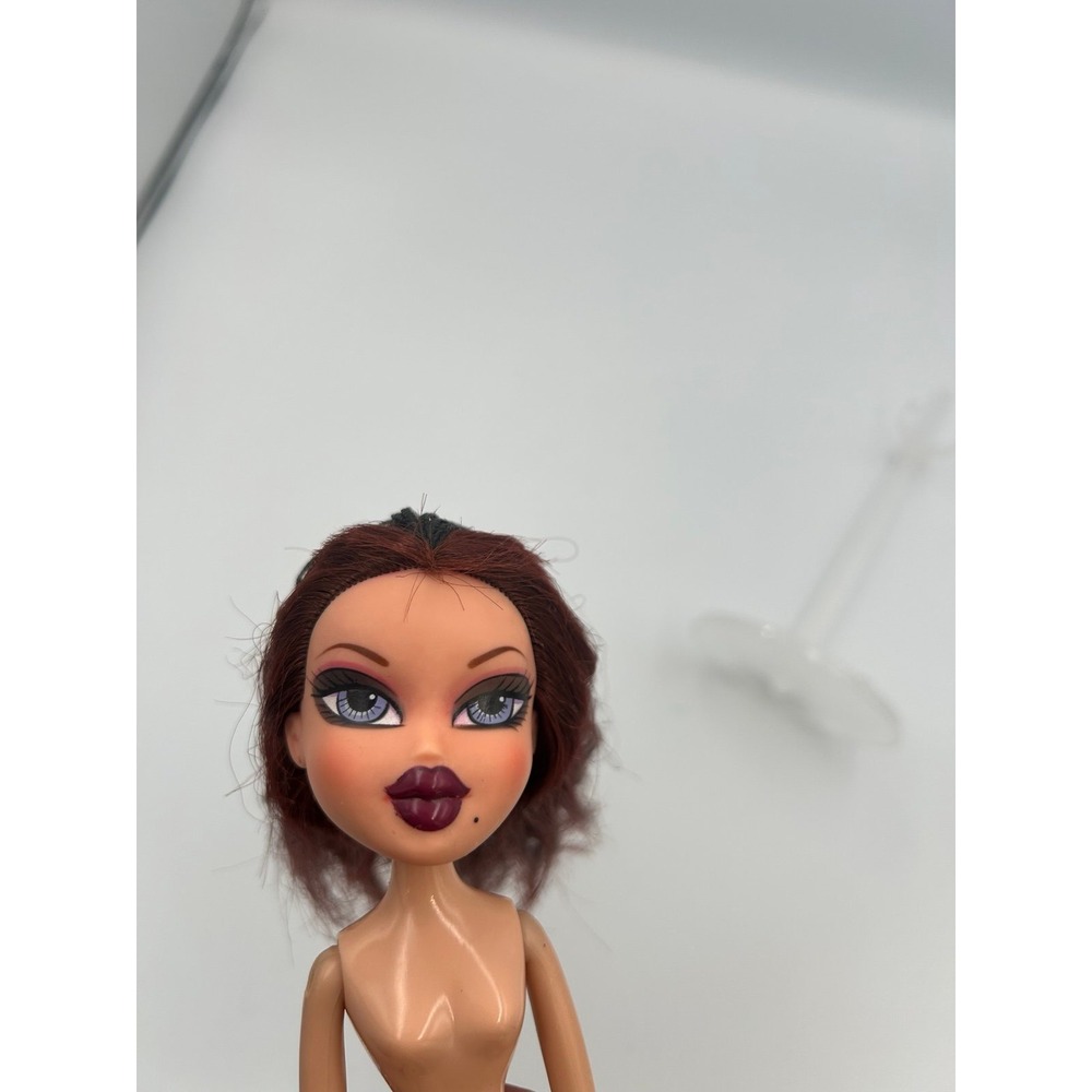 Bratz Treasures Collection Roxxi - Picture 11 of 11